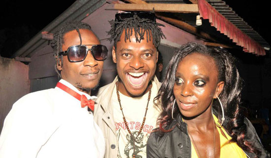 Mulundo, Twinkle and their friend